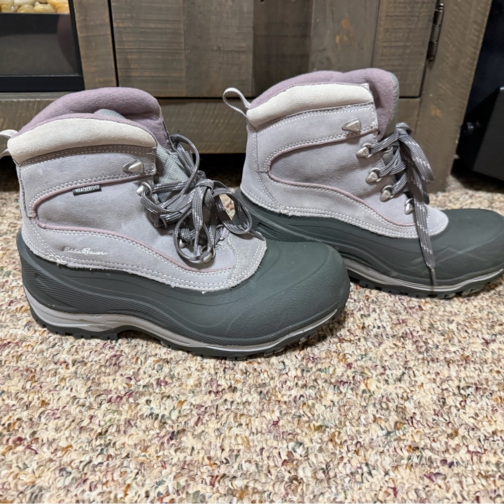 Women's size 9 Eddie Bauer grey white and lilac color Women's Boots, winter boot